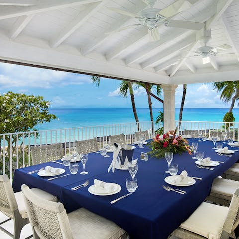 Gather everybody together for an unforgettable dinner on the terrace