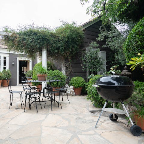 Organise delicious alfresco feats in the beautiful garden