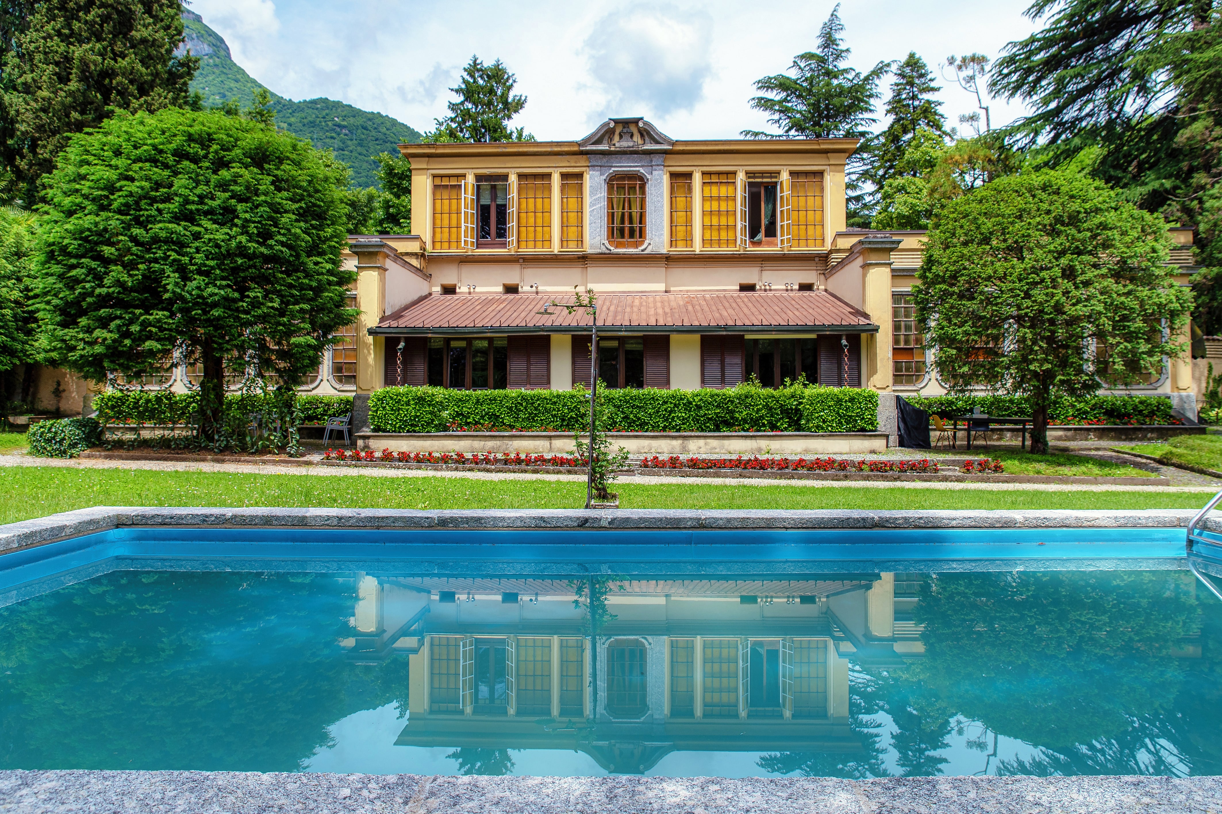 Lake Como Jewel