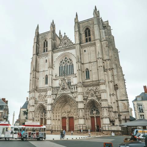 Stroll around the heart of Nantes and stop to admire the city's Gothic cathedral