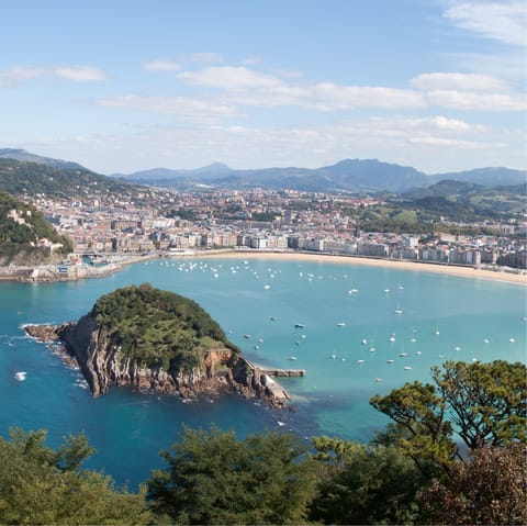 Just a five-minute walk from the beach of La Concha