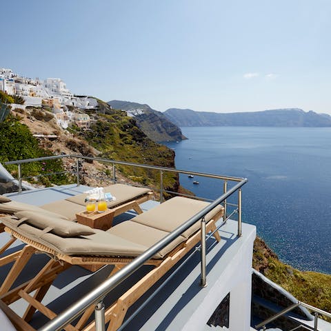 Spend hot afternoons relaxing on the terrace with spectacular ocean views