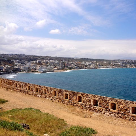 Go for a relaxing stroll along the beach, just 5 kilometres from home