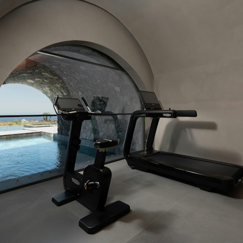 Feel energised after an uplifting workout in the gym