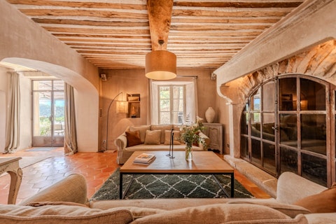 Warm up by the fire on cooler Luberon evenings
