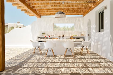 Enjoy an alfresco dinner with loved ones under the shade of the pergola