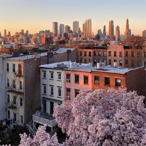 Stay in the Greenpoint neighbourhood of Brooklyn – just a thirty-minute drive into the city
