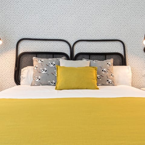 Wake up in the comfortable bedrooms feeling rested and ready for another day of Málaga sightseeing