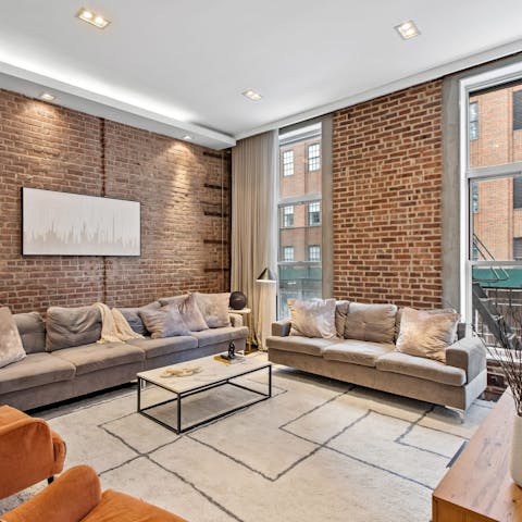 Relax in the NY-style living area after a busy day of sightseeing