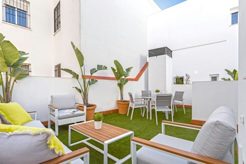 Take breakfast alfresco on the terrace