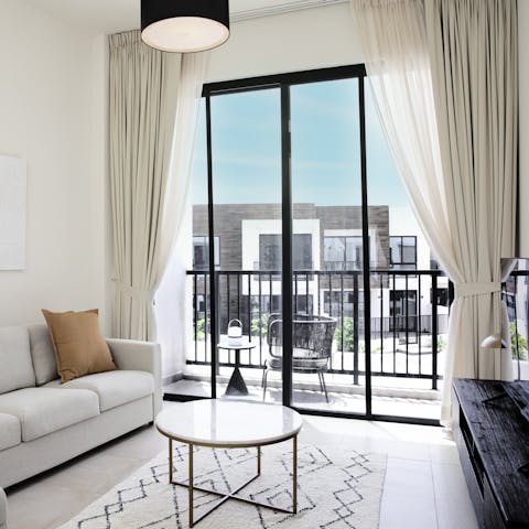 Spill out into the secondary sitting room upstairs and lose yourself to a good book