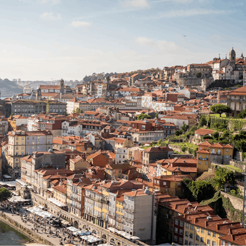 Reach the heart of Porto in just fifteen minutes by foot