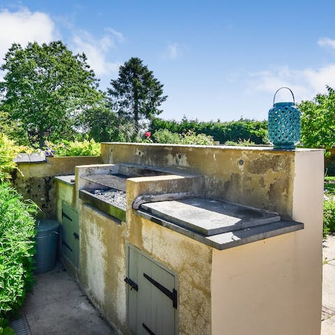 Fire up the outdoor kitchen for an alfresco lunch