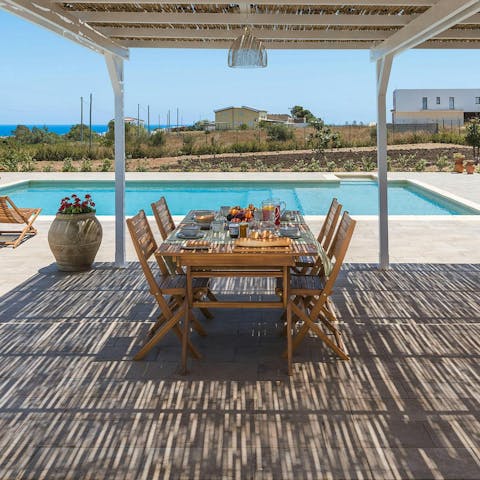 Savour long summer lunches under the shade of the pergola