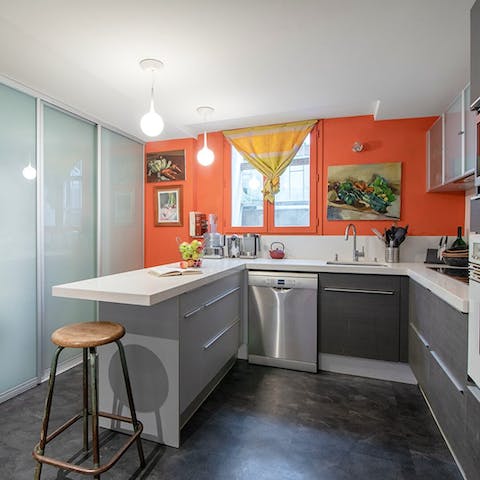 Test your crêpe-making skills in the fully equipped kitchen
