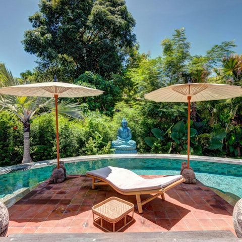 Stretch out on the sun lounger with a cocktail and good book