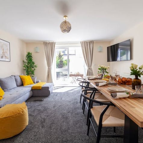 Wind down with evening drinks in the garden or living room