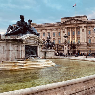 Visit Buckingham Palace, within walking distance of the apartment