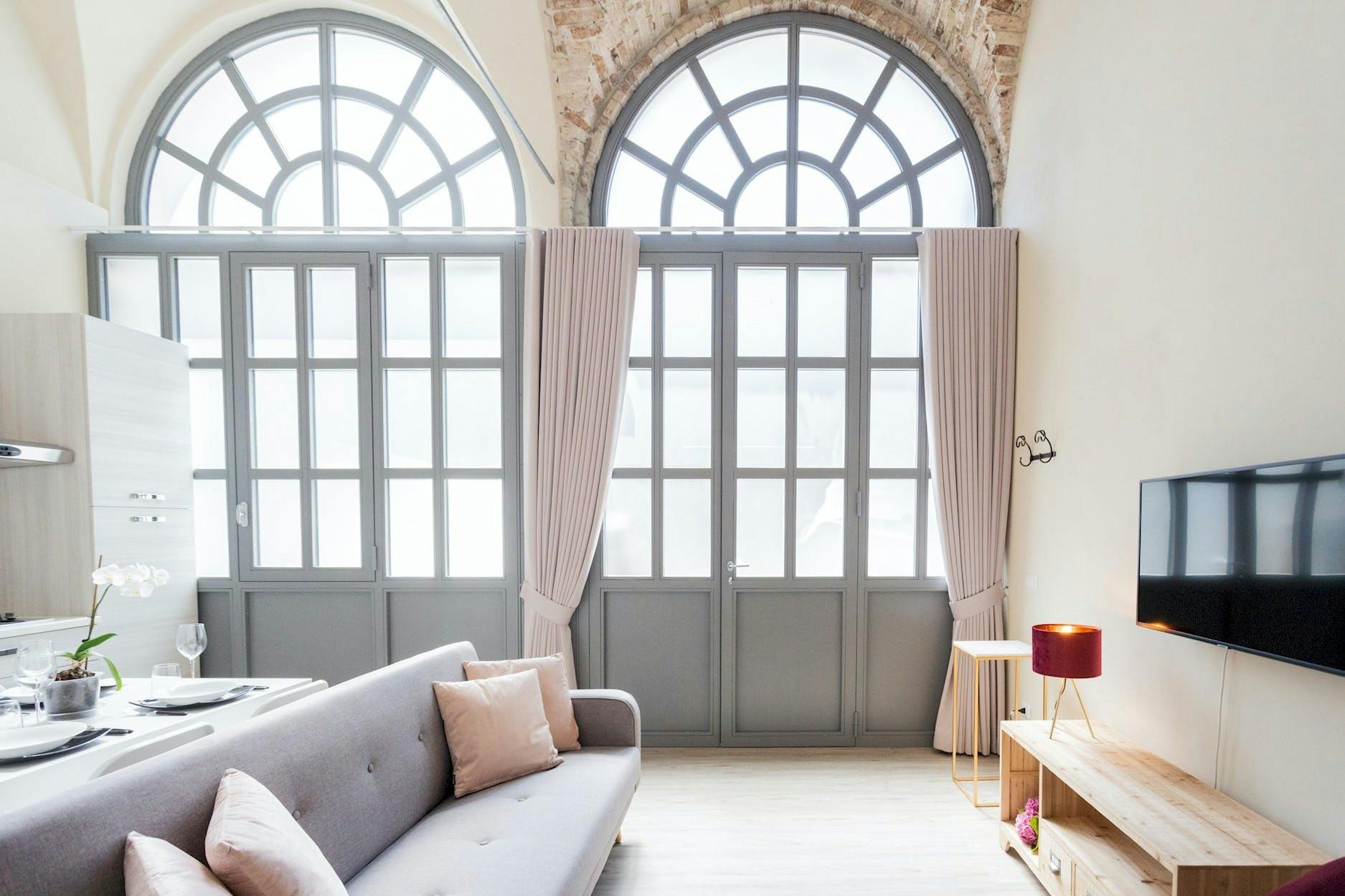 Enchanting Lakeside Haven