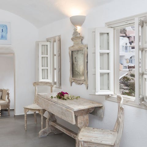 Open up the windows and let the coastal breeze in as you enjoy breakfast