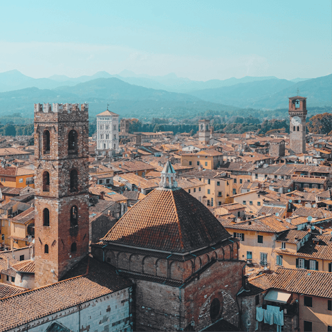 Discover historic Lucca on foot from this central location