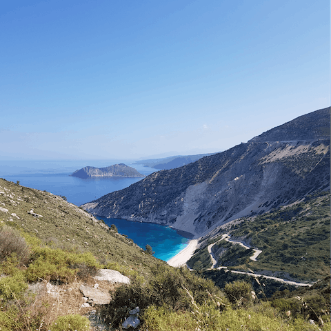 Discover Kefalonia from the quaint village of Lakithras