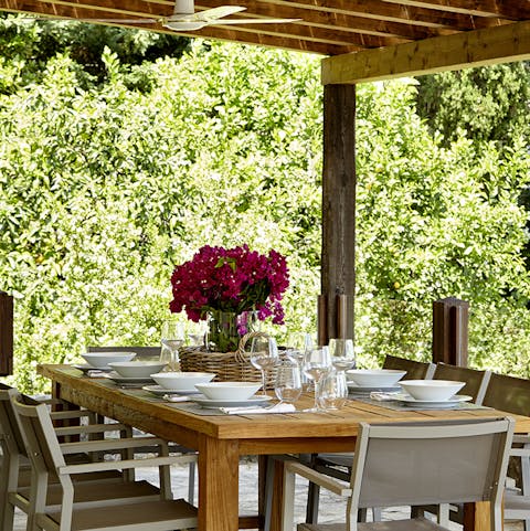 Indulge in your lunch alfresco, wrapped in nature