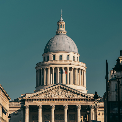 Stroll through the romantic streets of Paris to the Panthéon