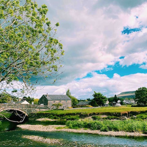 Enjoy walks along the River Ribble – Bradford Bridge is a thirty-minute stroll away