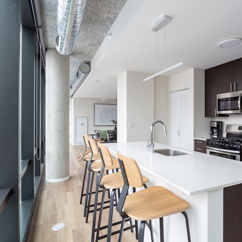 Cook and chat at the sociable breakfast bar