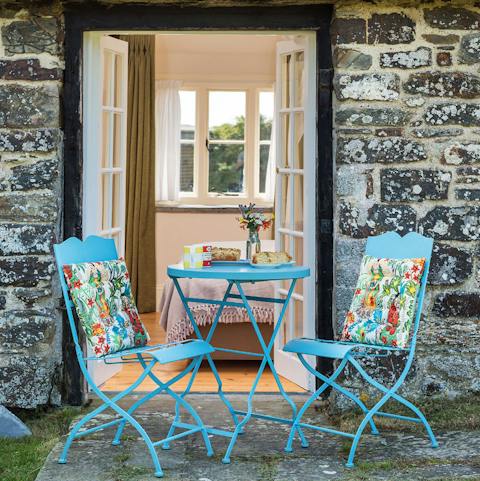 Take your breakfast outside – the bedroom opens up directly to the outdoors