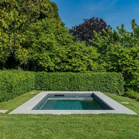 Soak up the Lombardy sun in the shared Jacuzzi