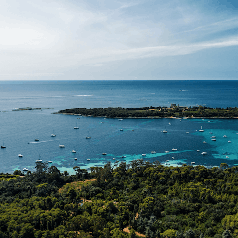 Splash into the sea – there's a sandy beach 400 metres away