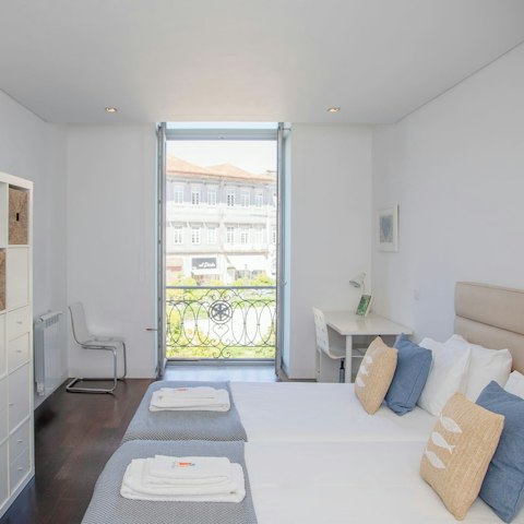 Wake up in the comfortable bedroom and step straight out onto its private balcony for a hit of morning sunshine