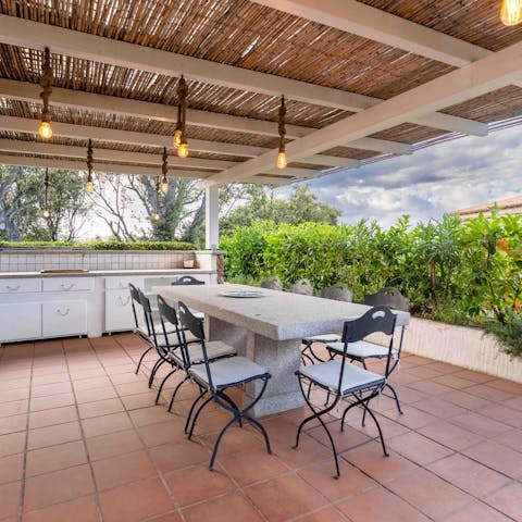 Make the most of the barbecue underneath the veranda