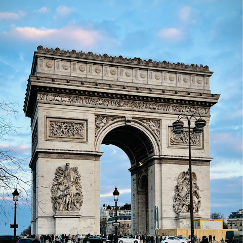 See all of Paris' most iconic sights, like the Arc de Triomphe