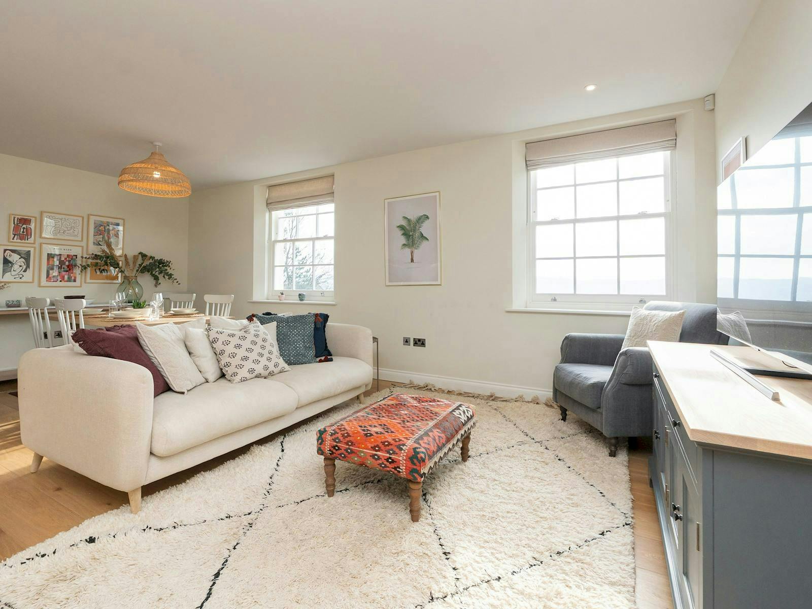 The Georgian Embrace