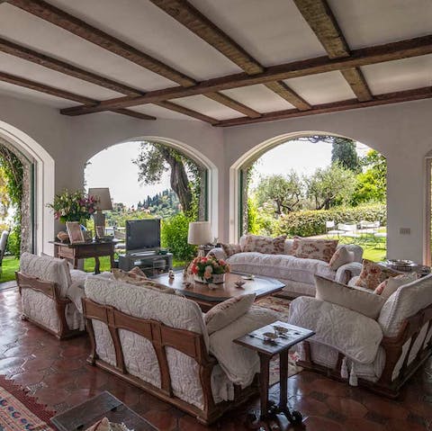 The splendidly integrated indoor-outdoor living space