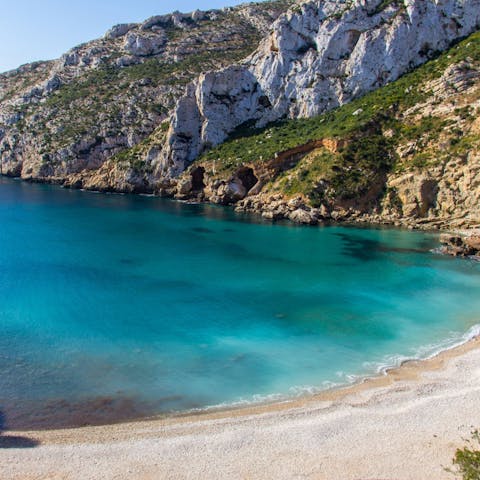 Explore the coastline, El Arenal, and Cala Portitxol are just a short drive away