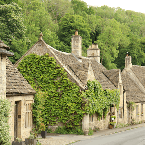 Explore the Cotswolds by car – Chipping Campden is 2 miles away
