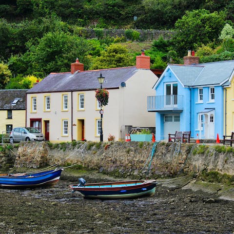 Stay in the Pembrokeshire countryside with easy access to each side of its coast
