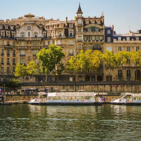 Stay in the 7th arrondissement of Paris