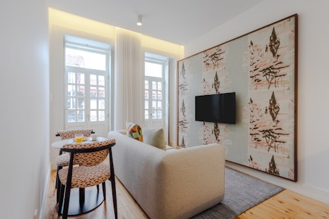 Unwind in a bright living space steps from Clérigos Tower