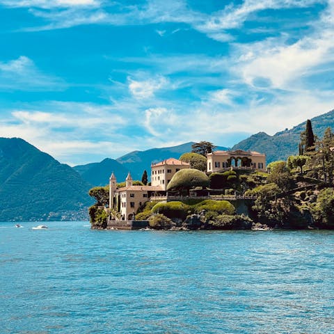 Discover the picturesque towns surrounding Lake Como