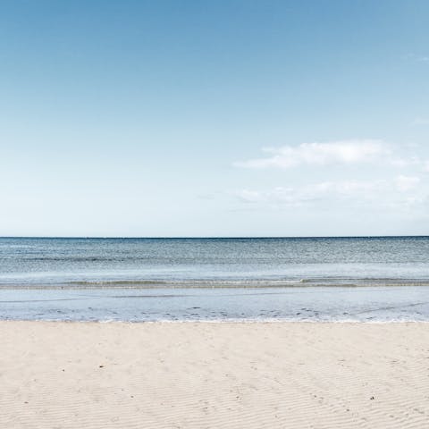 Pack your beach bag and stroll down to Paralia Keratokampou