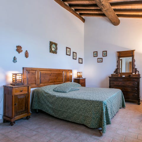 Sleep soundly in the traditional bedrooms