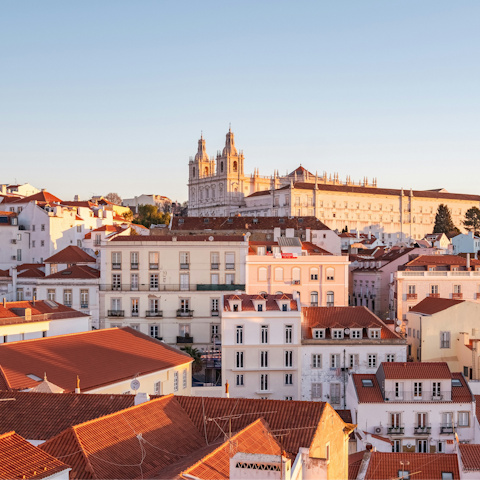 Head to a rooftop bar for sunset drinks