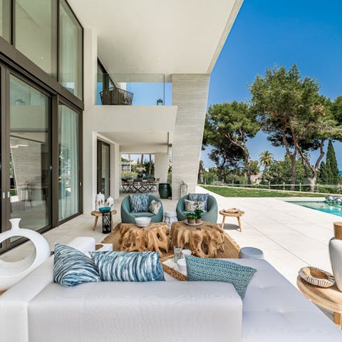 Savour your morning coffee and make the most of your surroundings on the outdoor sofa