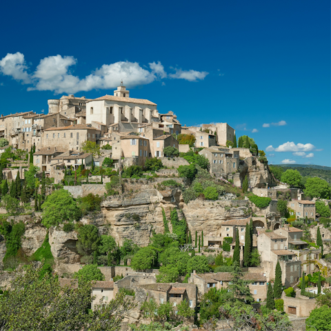 Venture out to discover the storied hilltop villages of the Luberon, all within easy reach
