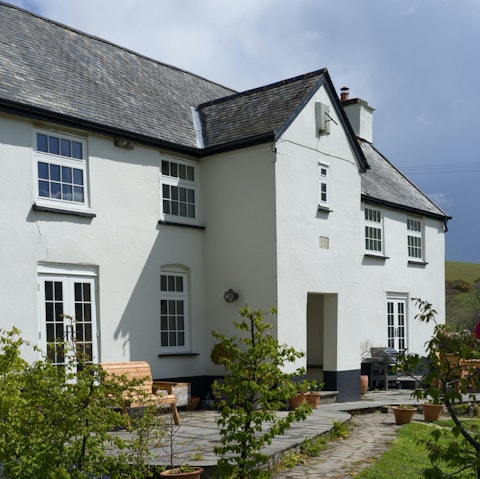 Stay in a magnificent farmhouse dating from the 17th Century